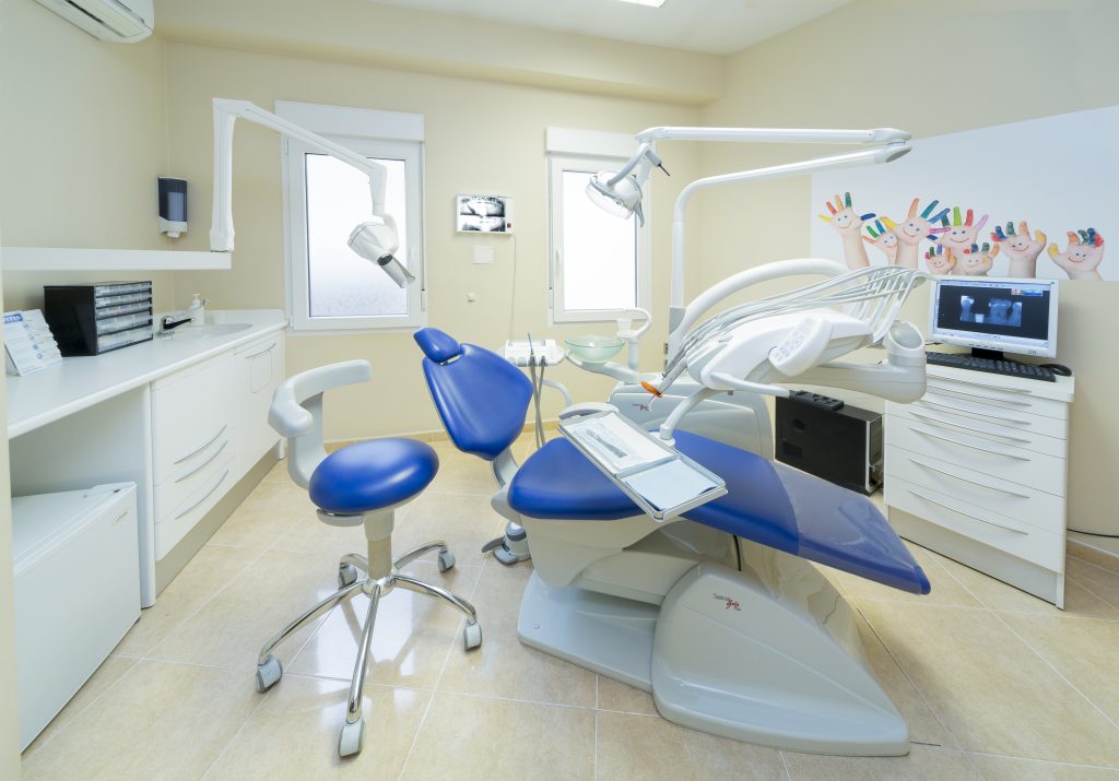 Imagen de un moderno gabinete dental en Colmenar Viejo.